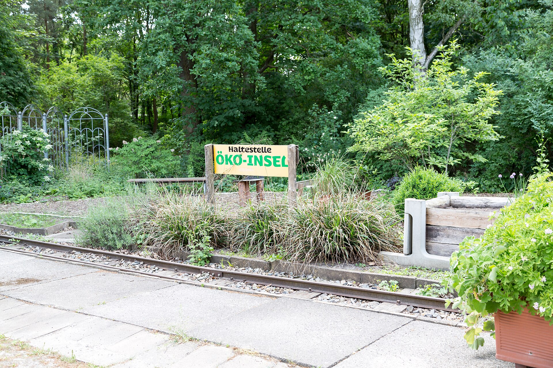 Haltepunkt Öko-Insel im Umfeld des FEZ, 2018.